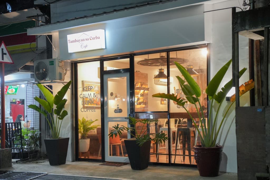 Tambayan sa Curba Cafe Hero